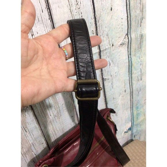 Vintage Bueno Bag Burgundy Black Leather Crossbody So Pretty! - Picture 13 of 16